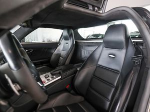 Mercedes-Benz SLS AMG Flügeltürer schwarz/schwarz Xenon Nav 27 navigation