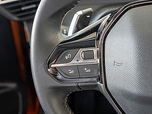 Peugeot 2008 Active 1.2 PureTech 130 EAT8 14 navigation