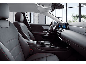 Mercedes-Benz A 200 Limo AMG 8 navigation