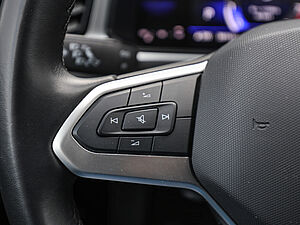 Volkswagen T-Roc Life 1.5 l TSI DSG 27 navigation