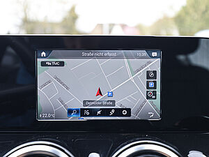 Mercedes-Benz GLB 200 d 12 navigation