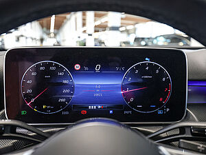 Mercedes-Benz C 180 T Avantgarde Advanced 17 navigation