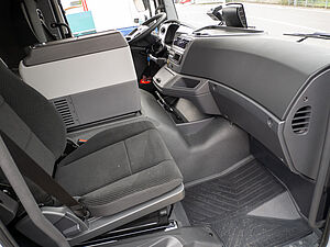 Mercedes-Benz Atego 1224 L Curtainsider Schiebeplane li/re Ladebordwand BigSpace 2 navigation