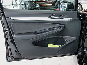 Volkswagen Golf VIII Variant Life 2.0 TDI 32 navigation