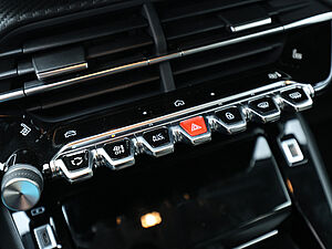 Peugeot 208 Neuer Allure PureTech 100 15 navigation