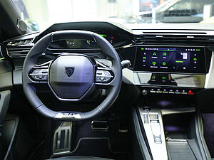 Peugeot 308 SW GT HYBRID 136 e-DSC6 8 navigation