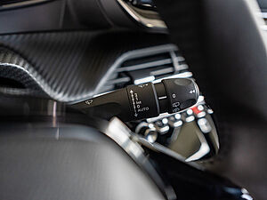 Peugeot 2008 Allure PureTech 100 17 navigation