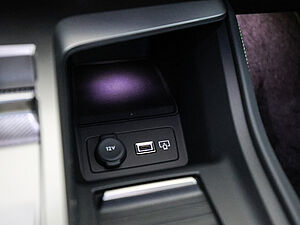 Peugeot 408 GT HYBRID 145 e-DSC6 17 navigation
