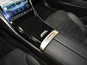 Mercedes-Benz C 300 e AMG Sport Advanced Plus 14 navigation