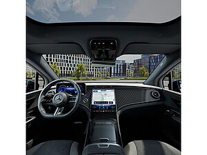 Mercedes-Benz EQE 300 SUV AMG Sport Edition 14 navigation