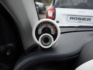 Smart fortwo coupe EQ Klima SHZ Einparkh. Bluetooth 20 navigation
