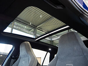 Volkswagen Golf VIII Variant R-Line 2.0 TDI DSG 32 navigation