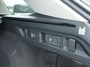 Volkswagen Passat Business 2.0 TDI DSG 34 navigation