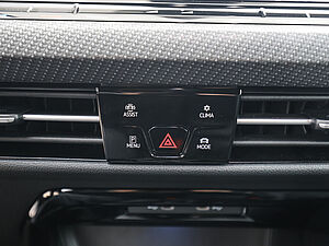 Volkswagen Golf VIII Variant R-Line 1,5 l eTSI DSG 16 navigation