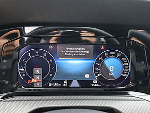 Volkswagen Golf VIII Variant R-Line 1,5 l eTSI DSG 20 navigation