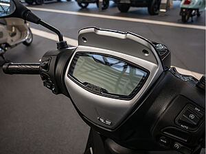 Piaggio Medley 125 6 navigation
