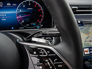 Mercedes-Benz E 200 4M Avantgarde Advanced 17 navigation