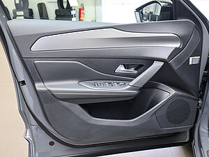 Peugeot 408 GT HYBRID 145 e-DSC6 30 navigation