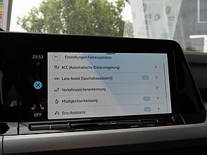 Volkswagen Golf VIII Variant Life 2.0 TDI DSG 15 navigation