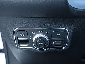 Mercedes-Benz GLB 180 d Progressive Advanced 28 navigation