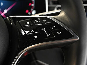 Mercedes-Benz E 200 T Avantgarde Advanced Plus 18 navigation