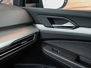 Volkswagen Golf VIII Variant Life 2.0 TDI 20 navigation