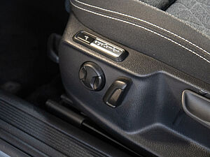 Volkswagen Passat Variant 1.5 TSI Business 32 navigation