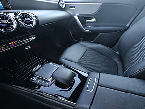 Mercedes-Benz A 250 A 250e Progressive 18 navigation