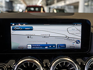 Mercedes-Benz GLA 200 AMG Sport Premium 12 navigation