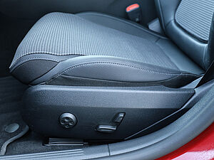 Mercedes-Benz C 220 d T Avantgarde Advanced 29 navigation