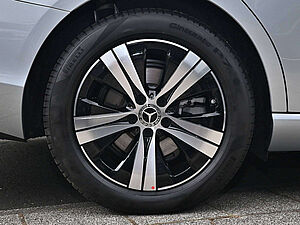 Mercedes-Benz C 180 T Avantgarde Advanced 8 navigation