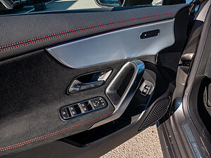 Mercedes-Benz CLA 180 SB AMG Line 19 navigation