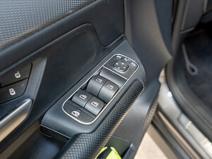 Mercedes-Benz GLA 250 e Style 27 navigation