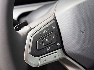 Volkswagen Golf VIII Variant Life 2.0 TDI DSG 28 navigation