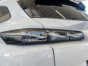 Peugeot 308 SW GT Plug-In HYBRID 180 e-EAT8 30 navigation