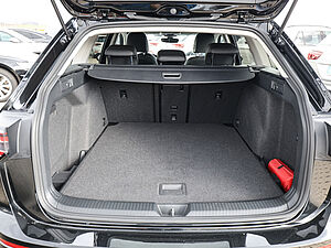 Volkswagen Golf VIII Variant GOAL 2,0 l TDI DSG 34 navigation