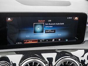 Mercedes-Benz CLA 250 e SB AMG 11 navigation