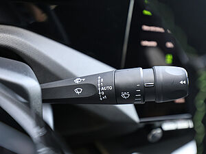 Peugeot 408 GT HYBRID 136 e-DSC 20 navigation