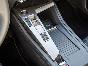 Peugeot 308 Allure HYBRID 145 e-DSC6 11 navigation