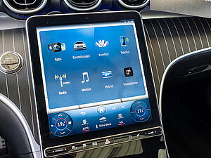 Mercedes-Benz C 300 e T AMG Sport 11 navigation