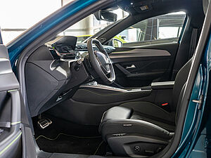 Peugeot 308 GT HYBRID 136 e-DSC6 19 navigation