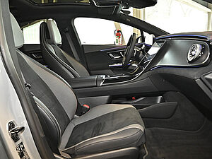 Mercedes-Benz EQE 350 AMG Line 3 navigation