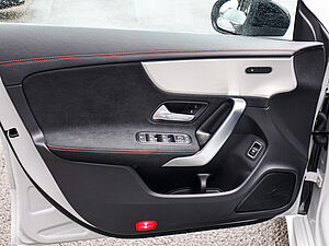 Mercedes-Benz CLA 200 SB d AMG Sport Premium 29 navigation