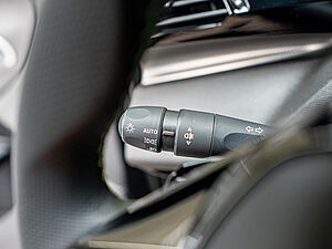 Peugeot 408 GT HYBRID 136 e-DSC 15 navigation