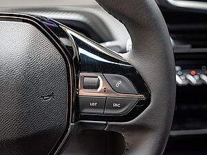Peugeot 2008 Allure PureTech 100 14 navigation