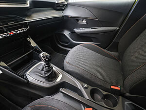 Peugeot 208 Neuer STYLE PureTech 100 17 navigation