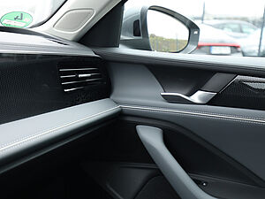 Volkswagen Passat Business 2.0 TDI DSG 18 navigation