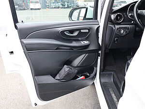 Mercedes-Benz V 220 d RISE 30 navigation