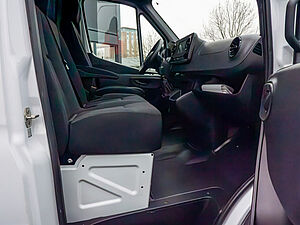 Mercedes-Benz Sprinter 317 CDI Kasten L2H2 4 navigation