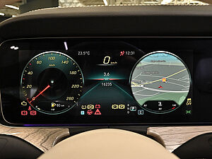 Mercedes-Benz E 220 d Coupé AMG Line 16 navigation